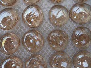 Rose bille de verre plate rose translucide galet de 30 mm par 200 grammes
