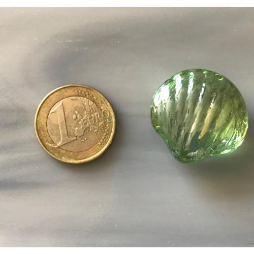 Bille forme coquille saint Jacques verte translucide diamètre 27 mm à l'unité en verre 