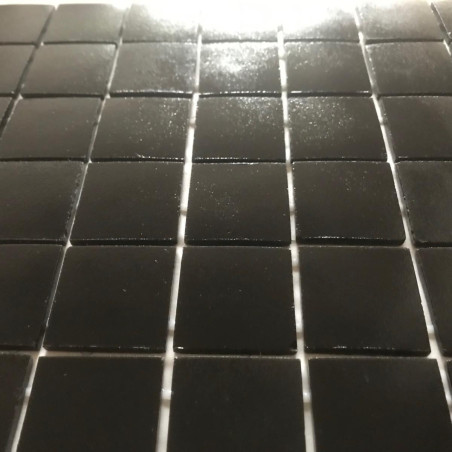 Noir Mat 4 cm mosaïque émaux de verre  par 1.54 M² soit 71.27€ le M²