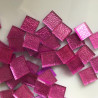 Rose intense mosaïque métal gauffré 2 cm précieux vendu au 100 grammes soit 27 carrés