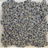 mosaique galet japonais bleu et blanc mix motif picassiette  motif feuillage persan en plaque 29 cm