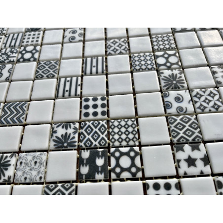 Mosaique mat noir et blanc MOMA plus blanc idéal mosaique cuisine