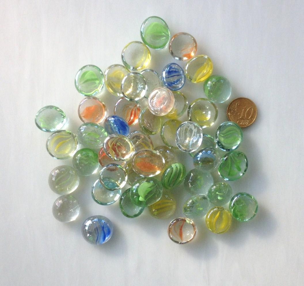 Billes plates de verre multicolores transparentes