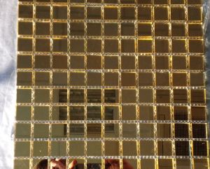 Jaune mosaïque doré miroir 2 par 2 cm par 28 tesselles