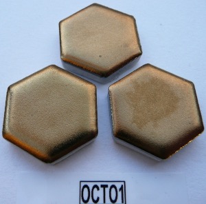 Jaune doré mosaïque hexagone 2,3 cm satiné par plaque de 26.5 par 29.5 cm