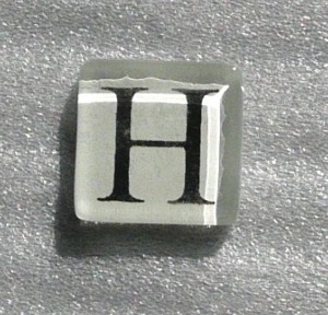 Mosaïque alphabet lettres "h" vétrocristal 2 par 2.cm