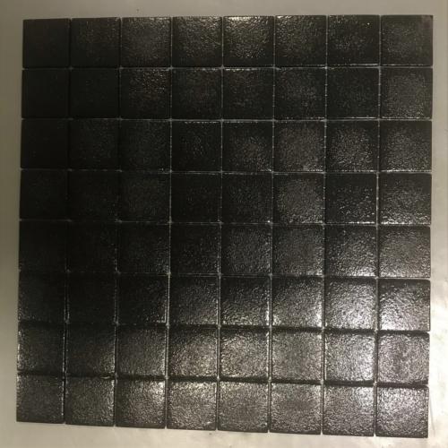 Noir antidérapant 4 cm mosaïque émaux par plaque de 32 cm sur filet
