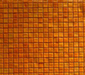 Jaune mosaïque émaux de Venise jaune orange 1.5 cm par plaque 29.5 cm
