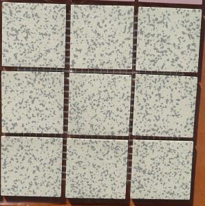 Gris porphyre moucheté 5 par 5 cm mosaïque grès antique en plaque de 32 cm