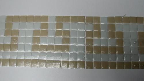 Frise mosaïque byzantine blanc cassé et ivoire émaux de verre au ML largeur 16.5 cm