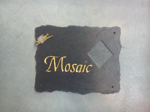 Plaque ardoise gravée Mosaic avec emplacement pour numéros de rue