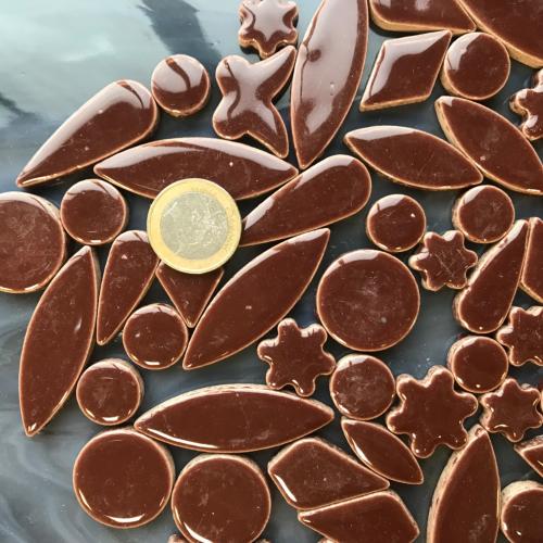  Déco mix fantaisies en céramiques émaillées brillantes brun chocolat mosaïque environ 30 motifs 