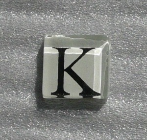 Mosaïque alphabet lettres "k" vétrocristal 2 par 2.cm