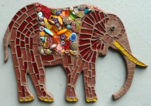 Éléphant en mosaïque de grès et vetrocristal