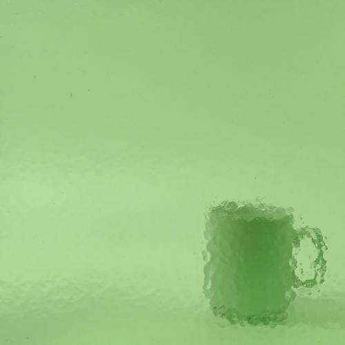 Vert clair translucide verre lisse ou martelé plaque de 30 par 27 cm