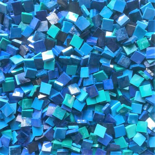 Assortiment  mix bleu mosaïque smalt  2 cm environ 5 mm épaisseur  par 250 grammes