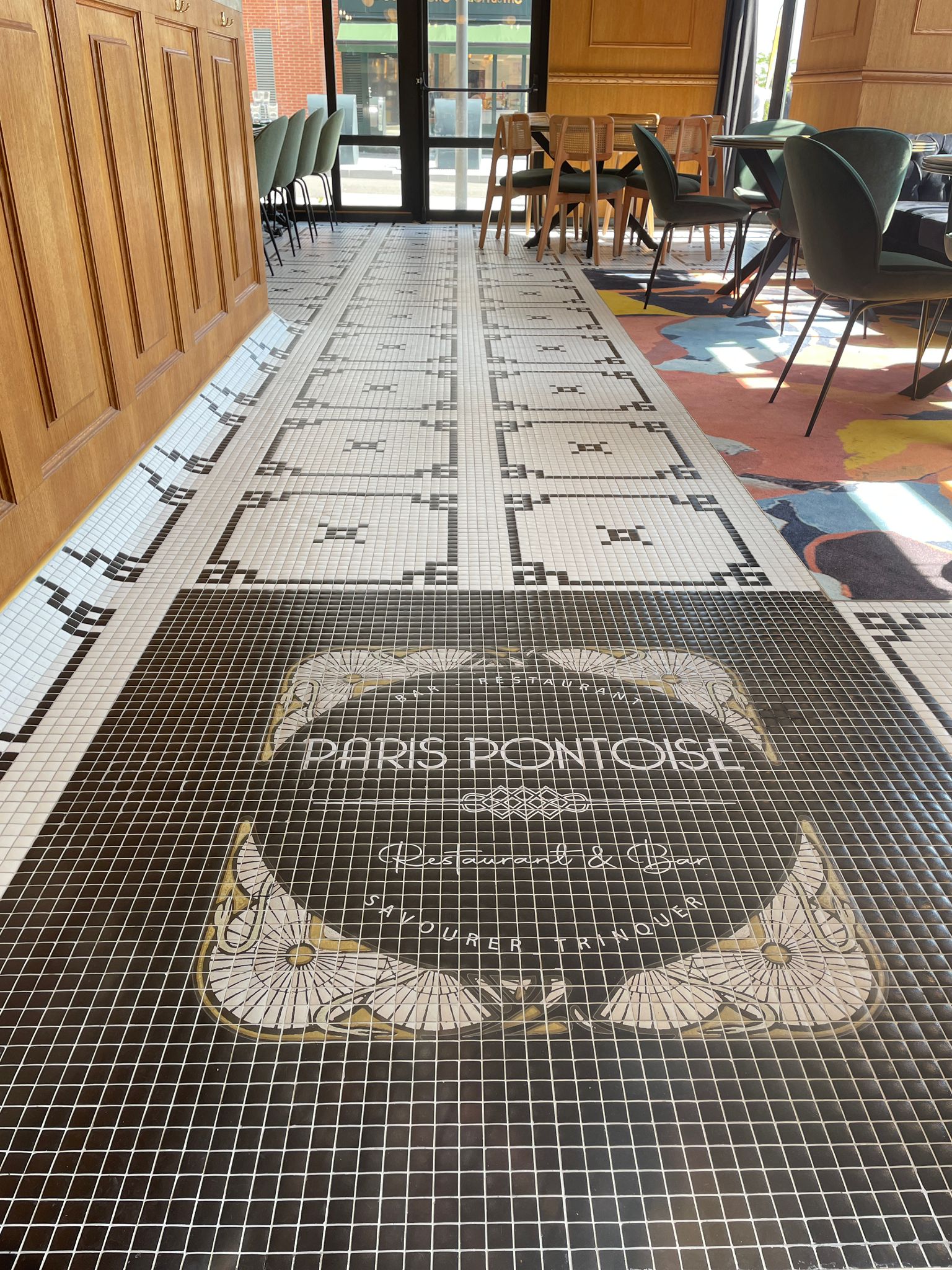 Mosaïque carrelage sol restaurant