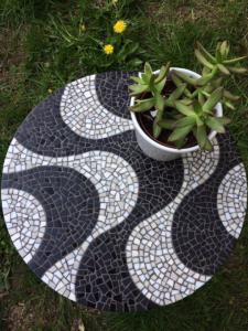 Table Mosaïque inspiration sol de Copacabana par mme Clément